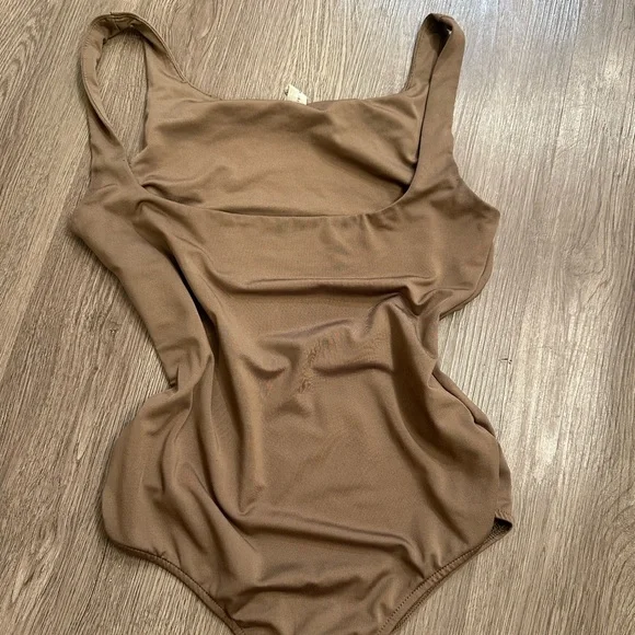 tan thong square neck bodysuit - Picture 2 of 3